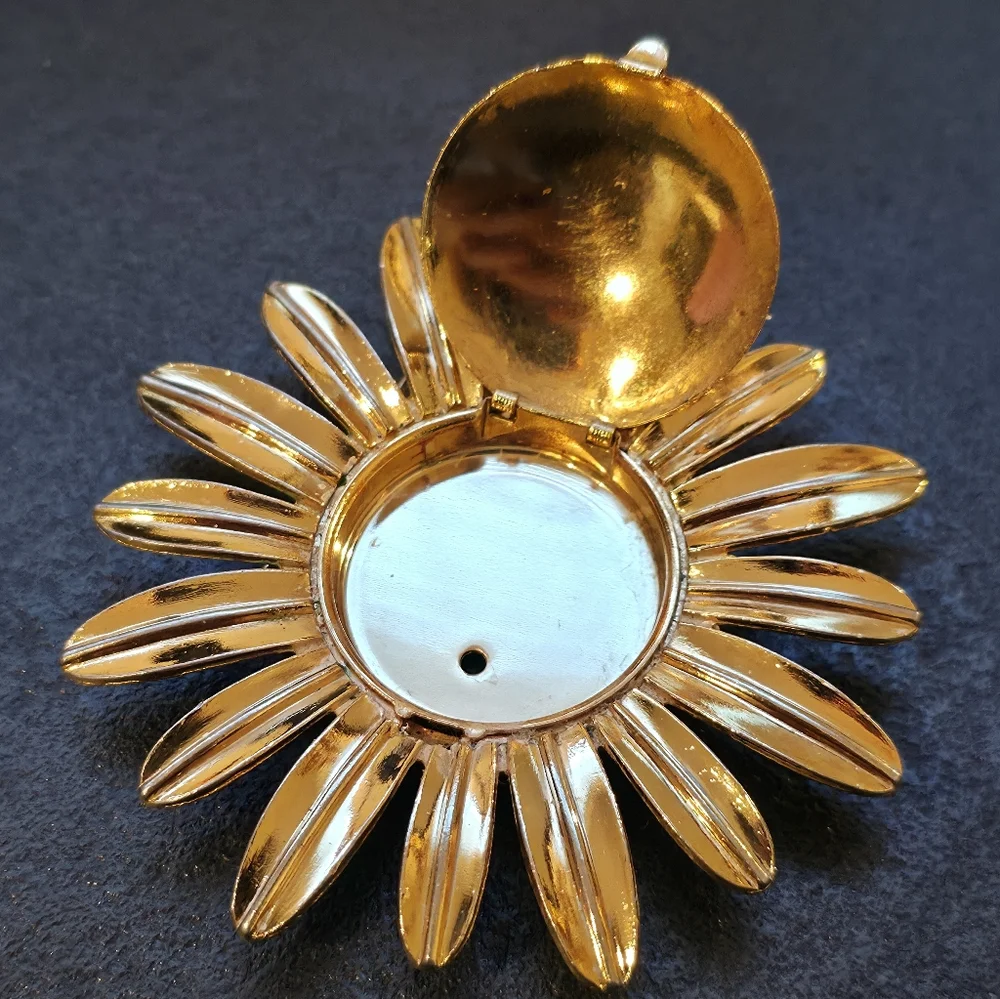 Avon Vintage 1970s Perfume brooch